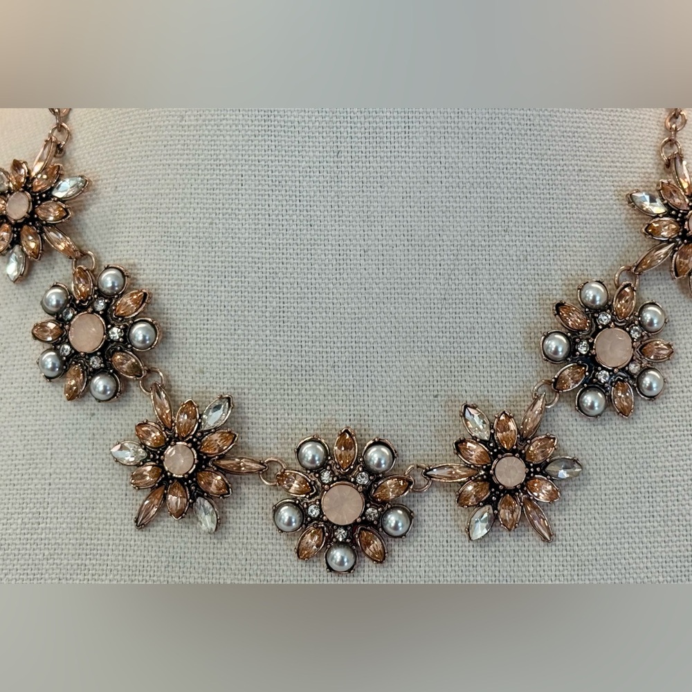 💖Charming Charlie Rose Gold Tone Floral Rhinestone Collar Necklace 18” - Picture 2 of 6